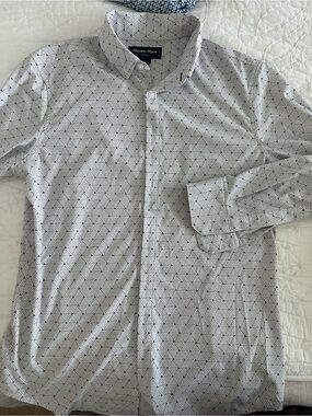 Mizzen+Main White Dress Shirt with Black Geometric Pattern